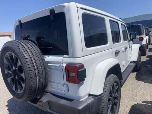 Bright White Clearcoat 2023 Jeep Wrangler 4xe Sahara