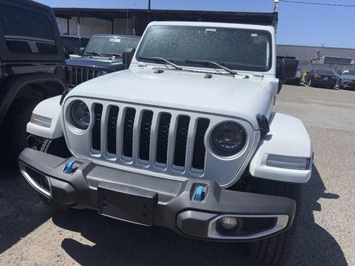 Bright White Clearcoat 2023 Jeep Wrangler 4xe Sahara
