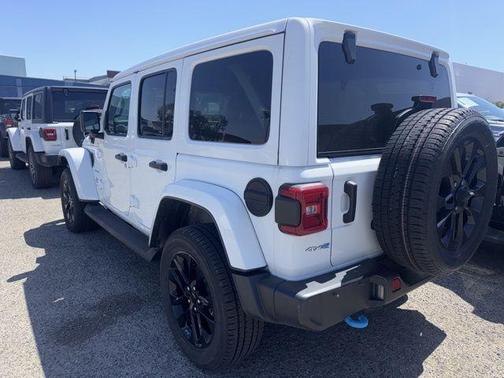 Bright White Clearcoat 2023 Jeep Wrangler 4xe Sahara