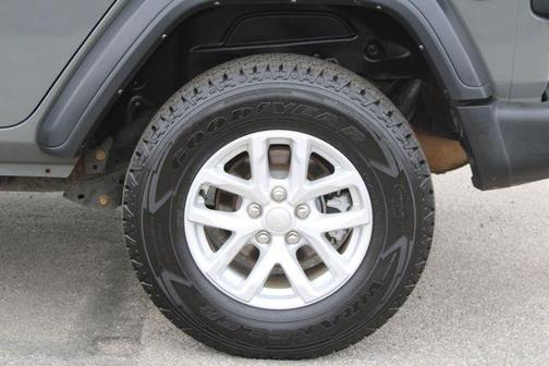 Sting Gray Clearcoat 2023 Jeep Wrangler Sport