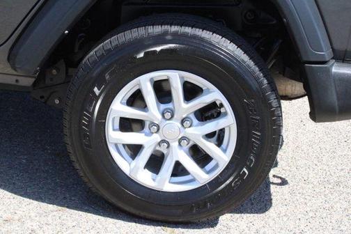 Granite Crystal Clearcoat Metallic 2023 Jeep Wrangler Sport