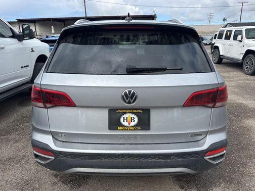 Pyrite Silver 2023 Volkswagen Taos 1.5T SE