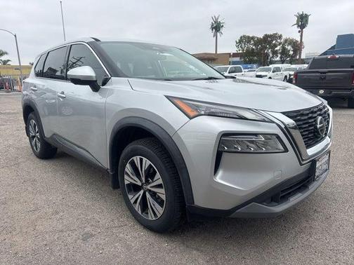 Brilliant Silver Metallic 2021 Nissan Rogue SV