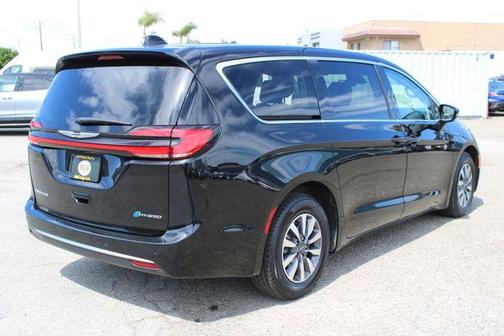 Diamond Black 2024 Chrysler Pacifica Hybrid Select