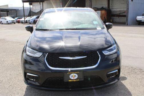 Diamond Black 2024 Chrysler Pacifica Hybrid Select