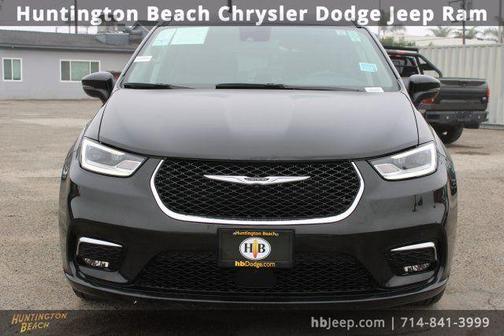 2023 Chrysler Pacifica Touring-L