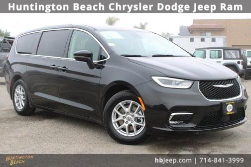 2023 Chrysler Pacifica Touring-L