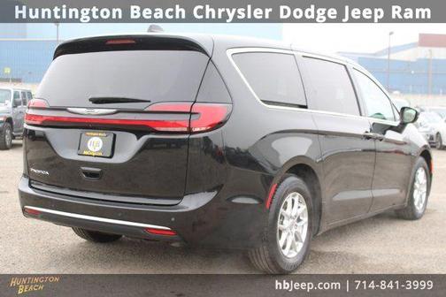 2023 Chrysler Pacifica Touring-L