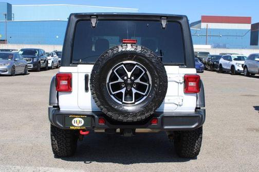 Bright White Clearcoat 2024 Jeep Wrangler Rubicon