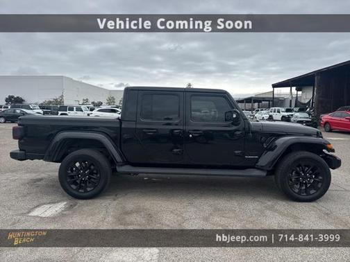 2022 Jeep Gladiator Overland