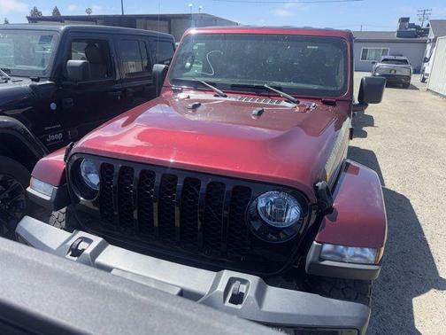 Snazzberry Pearlcoat 2021 Jeep Gladiator Sport