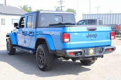Hydro Blue Pearlcoat 2022 Jeep Gladiator Sport