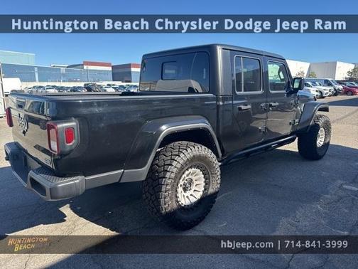 2023 Jeep Gladiator Overland