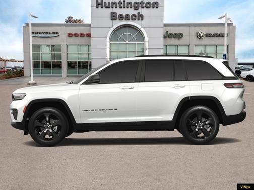 2025 Jeep Grand Cherokee Laredo