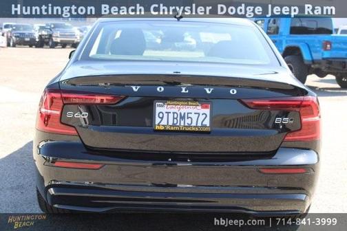 2024 Volvo S60 B5 Core Dark Theme