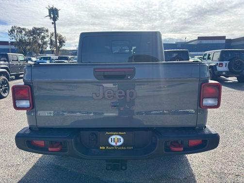 Sting Gray Clearcoat 2022 Jeep Gladiator Rubicon