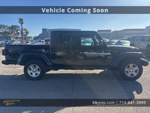 2022 Jeep Gladiator Sport