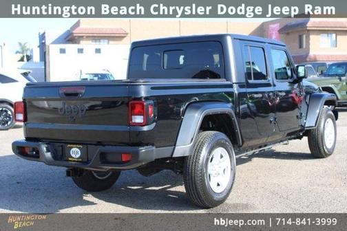 2022 Jeep Gladiator Sport