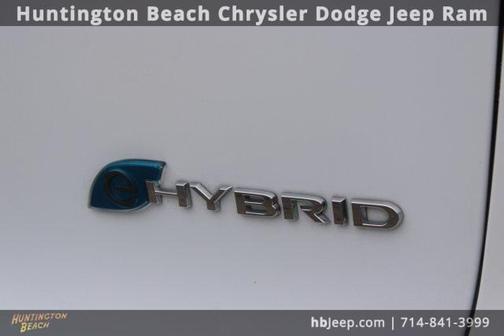 2023 Chrysler Pacifica Hybrid Touring L