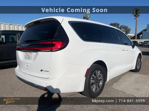 2023 Chrysler Pacifica Hybrid Touring L