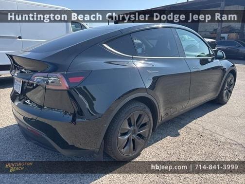 2025 Tesla Model Y Long Range