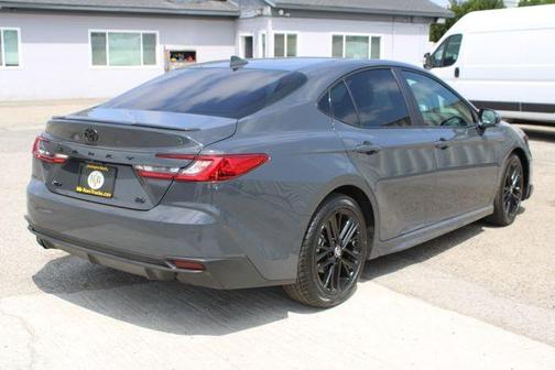 UNDERGROUND 2025 Toyota Camry SE