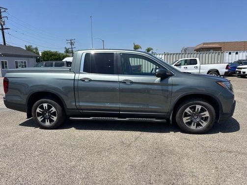 Forest Mist Metallic 2017 Honda Ridgeline RTL