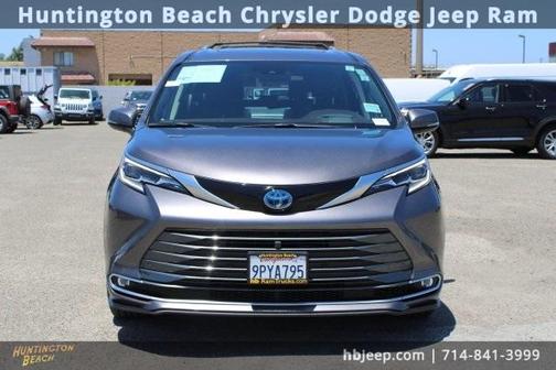 2024 Toyota Sienna Platinum 7 Passenger