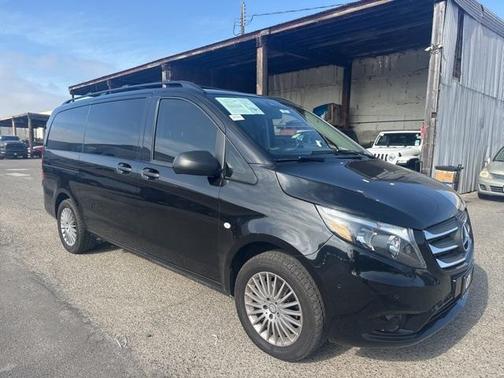 2017 Mercedes-Benz Metris Base