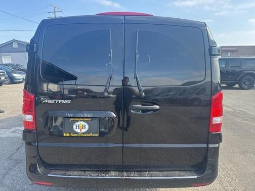 2017 Mercedes-Benz Metris Base