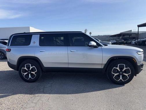 2024 Rivian R1S Adventure