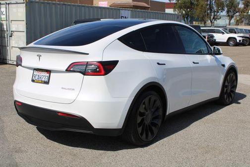 Pearl White Multi 2022 Tesla Model Y Performance