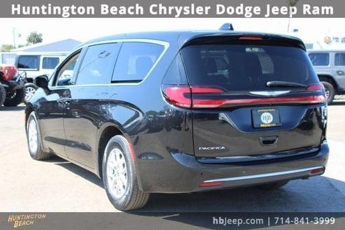 2023 Chrysler Pacifica Touring-L