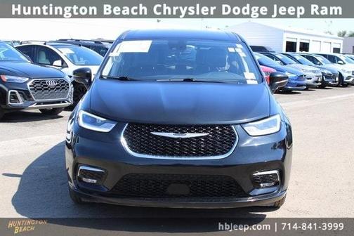 2023 Chrysler Pacifica Touring-L