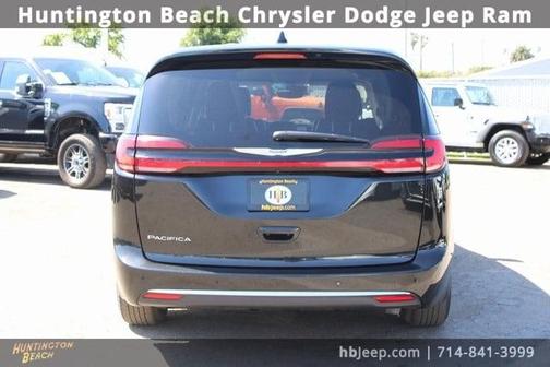 2023 Chrysler Pacifica Touring-L