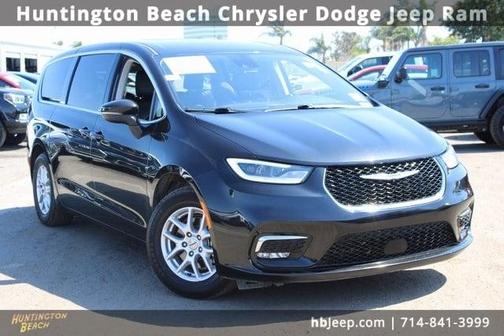 2023 Chrysler Pacifica Touring-L