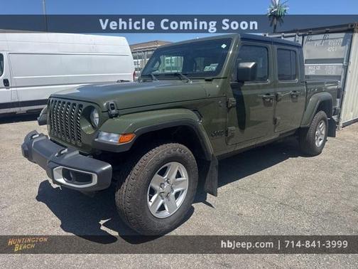 2022 Jeep Gladiator Sport