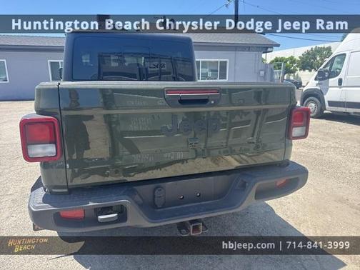 2022 Jeep Gladiator Sport