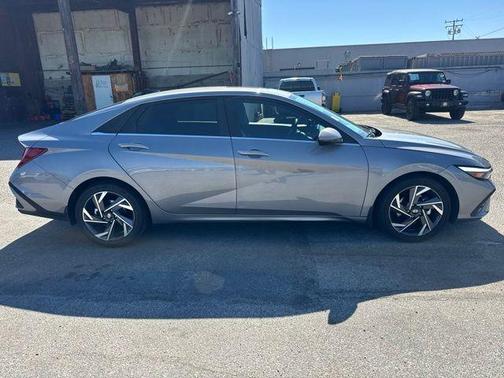Metal 2024 Hyundai ELANTRA HEV Limited