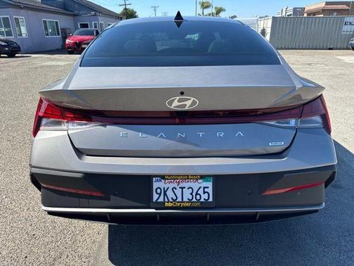 Metal 2024 Hyundai ELANTRA HEV Limited