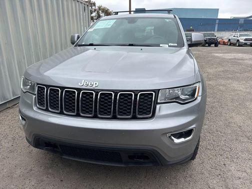 Billet Silver Metallic Clearcoat 2017 Jeep Grand Cherokee Laredo