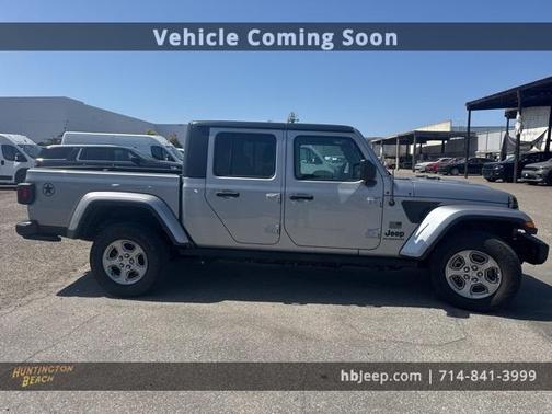2021 Jeep Gladiator Sport