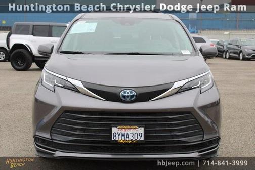 2021 Toyota Sienna LE