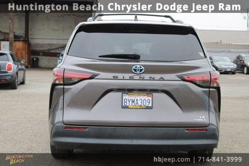 2021 Toyota Sienna LE