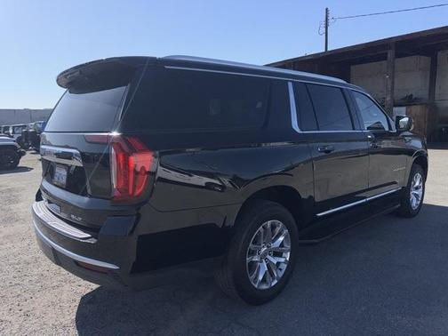 2022 GMC Yukon XL SLT