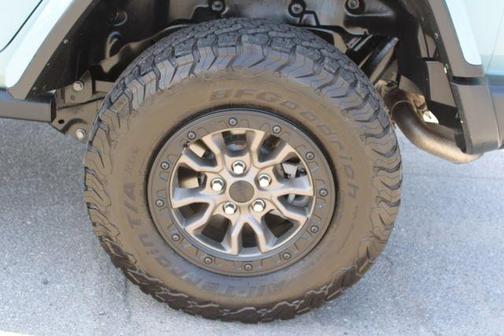 Earl Clearcoat 2023 Jeep Wrangler Rubicon 392