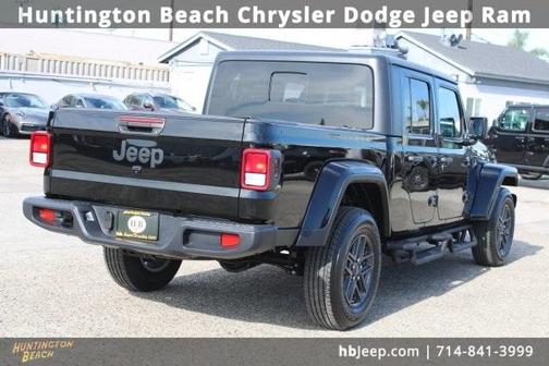 2025 Jeep Gladiator Sport