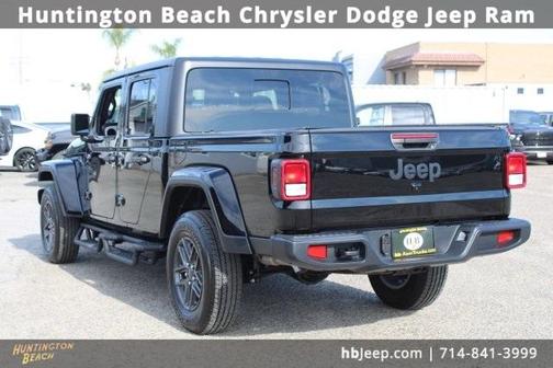2025 Jeep Gladiator Sport