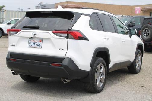 Ice 2024 Toyota RAV4 XLE