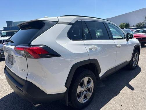 Ice 2024 Toyota RAV4 XLE
